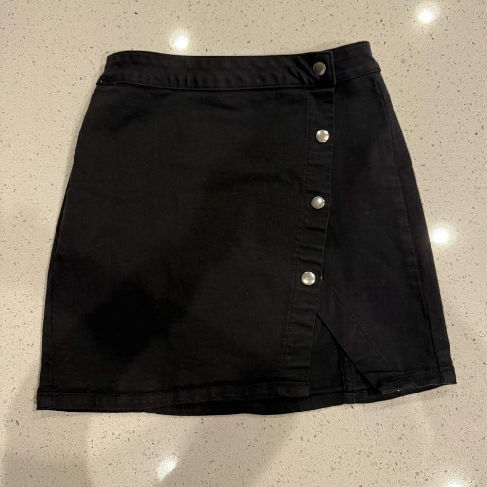 PacSun Black Snap-Front Mini Skort